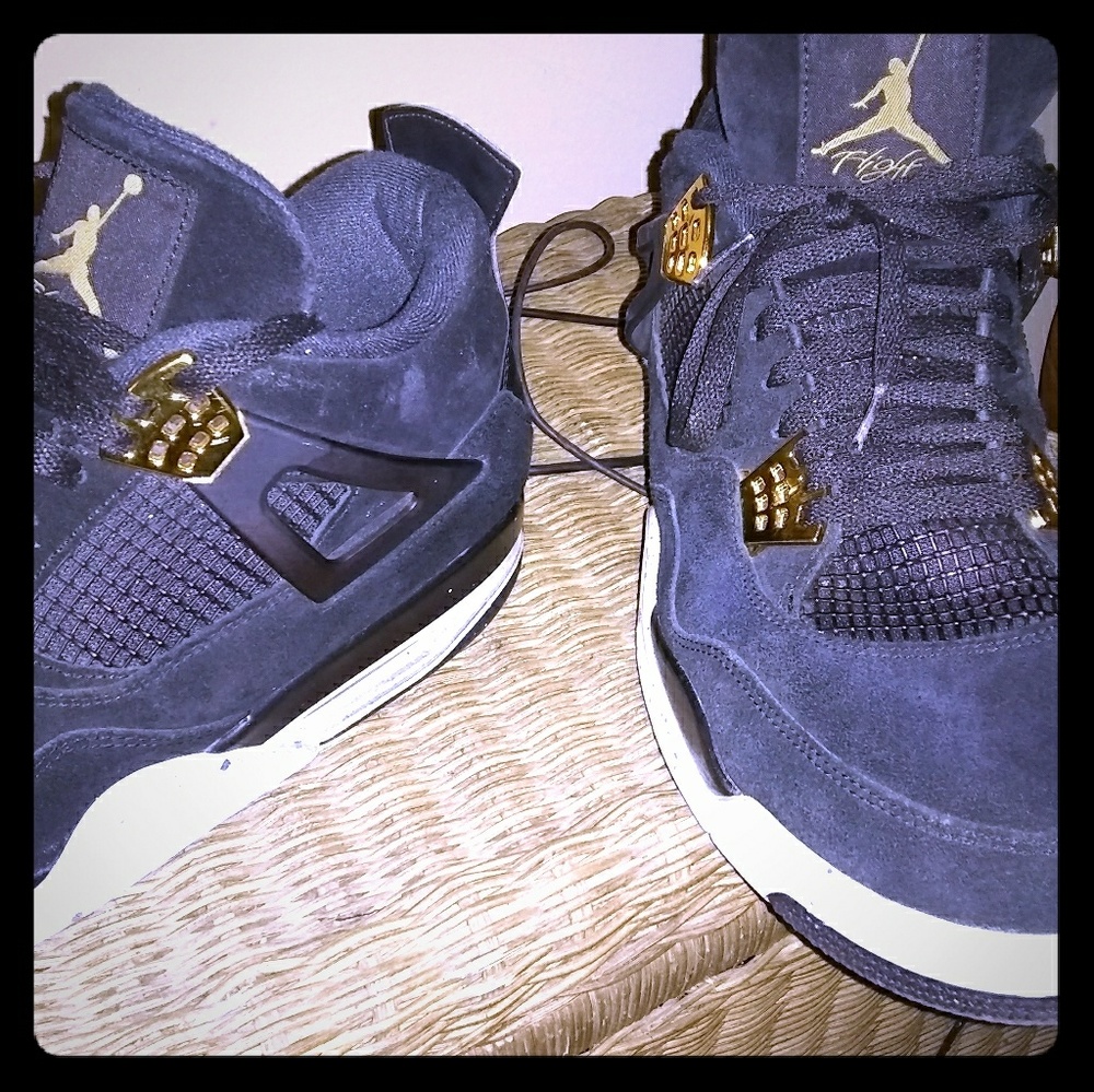 Royalty 4s